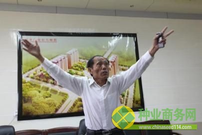 谈起&ldquo;西辛庄市&rdquo;的愿景，李连成手舞足蹈。