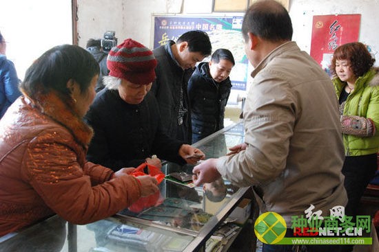 (正月十五以来，农民陆续购买种子以备春耕，预计三月初出现集中购买高峰。)