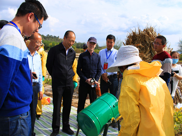 2016年小麦秋播药剂拌种技术培训班2016092904.JPG 2016年小麦秋播药剂拌种技术培训班2016092904.JPG
