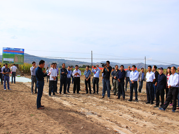 2016年小麦秋播药剂拌种技术培训班2016092903.JPG 2016年小麦秋播药剂拌种技术培训班2016092903.JPG