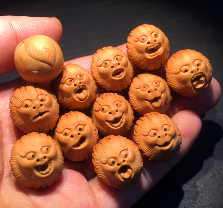 1-猴头核桃核雕-萌猴